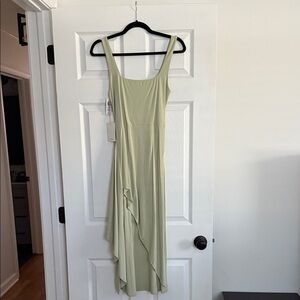 NWT Aritzia Saturn midi dress